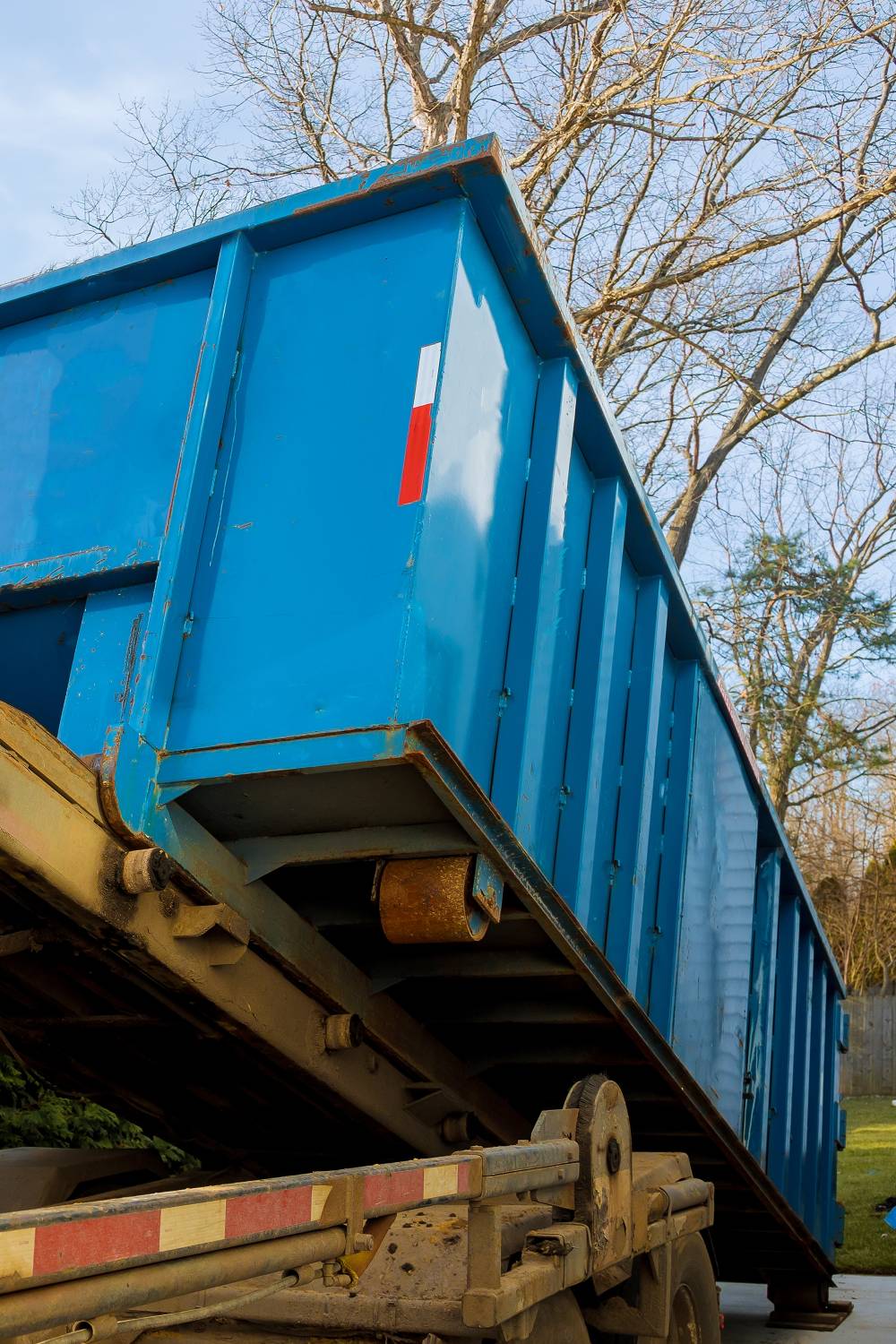 unloading-empty-dumpster-2022-11-12-11-05-05-utc (1)